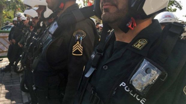 İranın Sulduz şəhərindəki aksiyaları dağıtmaq üçün xüsusi polis qüvvələri cəlb edilib 